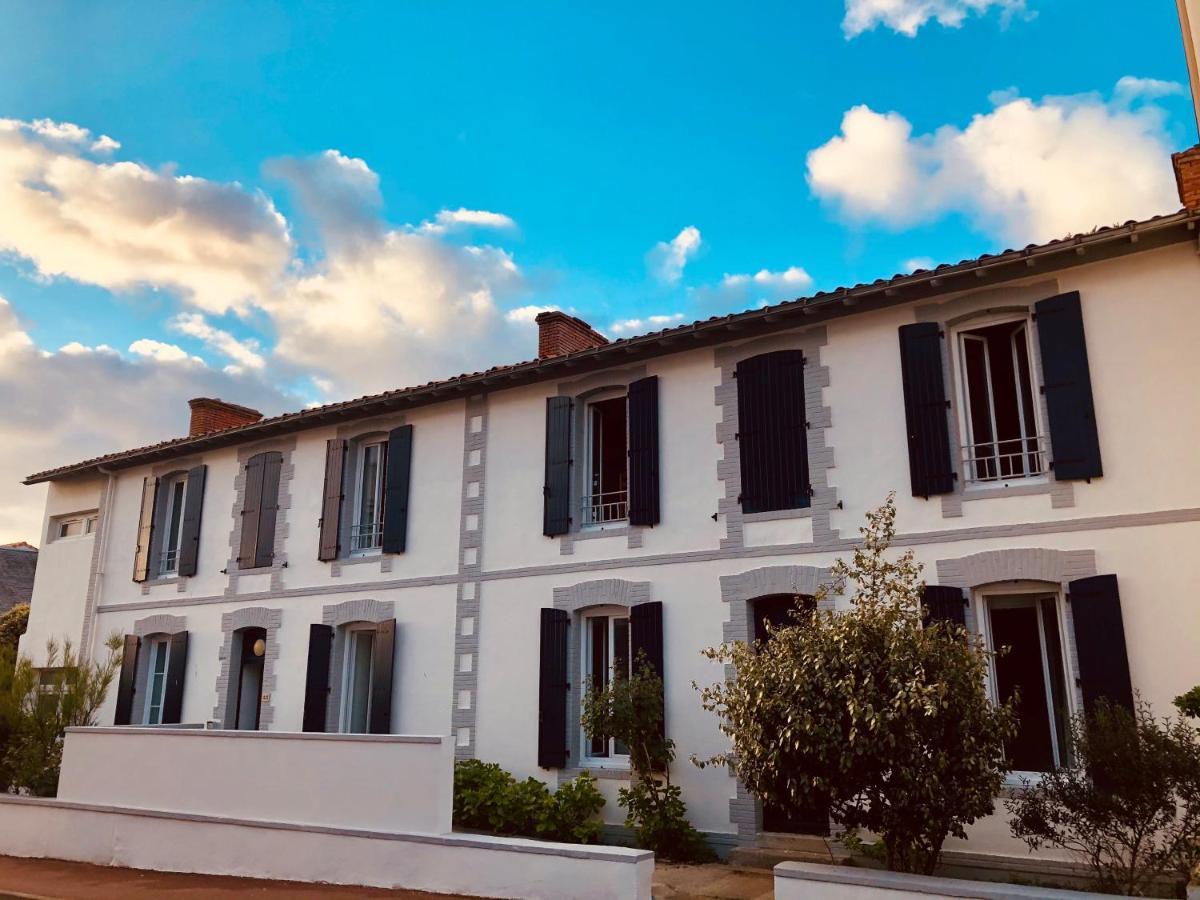 Hotel Les Baigneurs Saint Gilles Croix de vie Exterior foto